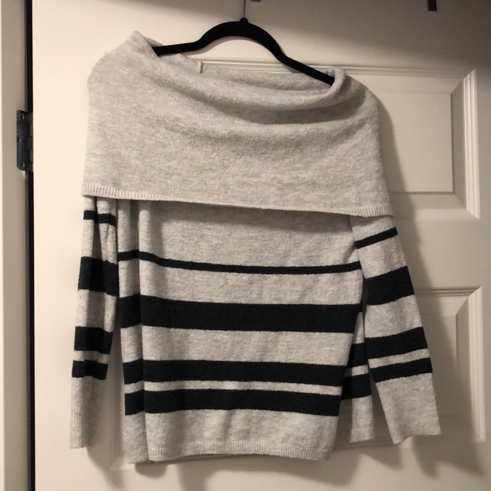 Cute loft sweater worn multiple ways
